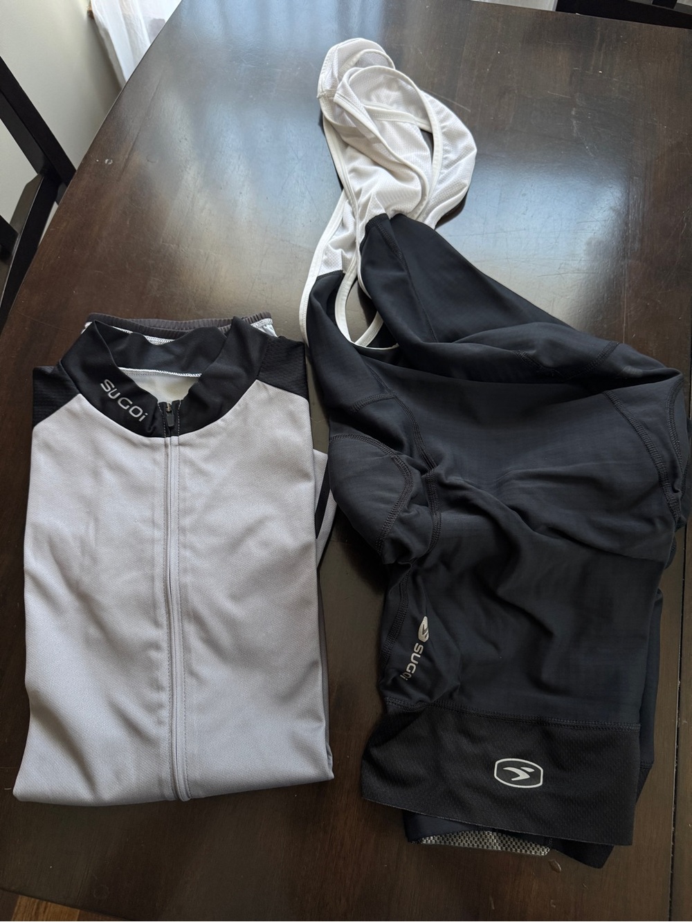 Sugoi bib & jersey cycling kit
